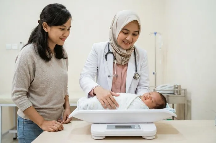 Berapa Berat Normal Bayi 1 Bulan? Yuk, Cek!