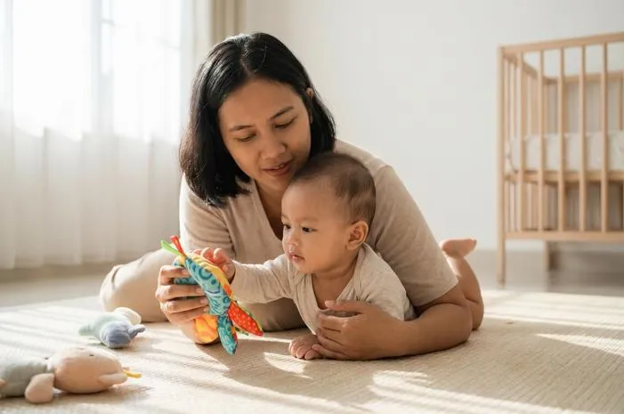 Sensory Play Bayi 3 Bulan: Mudah Bangun Kecerdasan Anak
