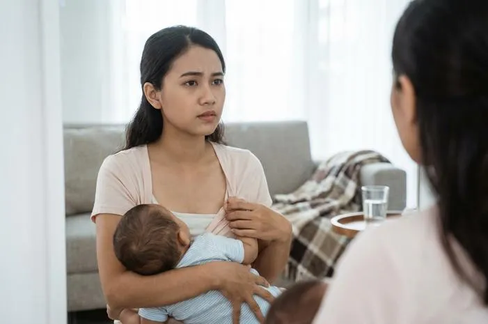 Payudara Besar Sebelah Saat Menyusui: Normal kok