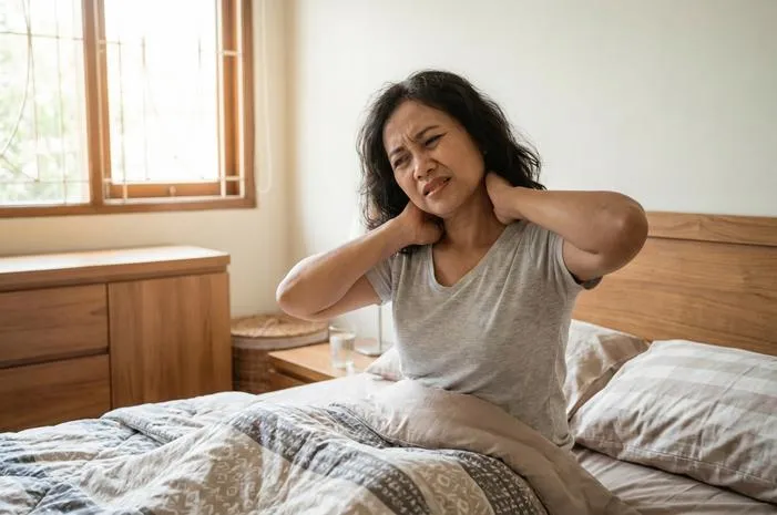Badan Pegal Saat Bangun Tidur? Cek Penyebab dan Solusinya!
