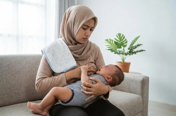Cara Ampuh Atasi Bayi Rewel Saat Menyusu, Ibu Wajib Tahu!