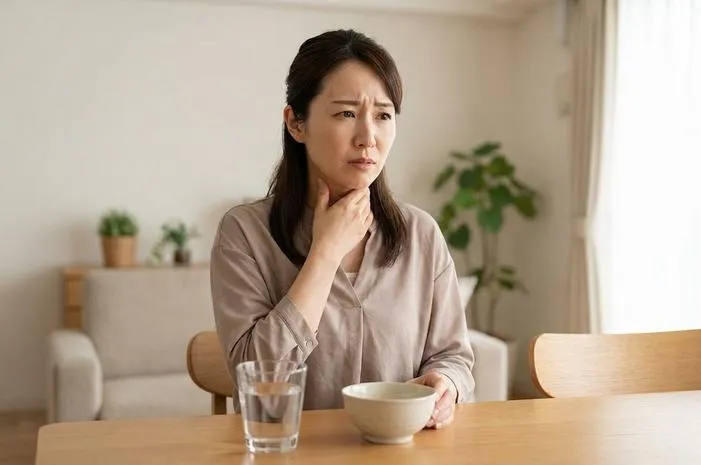 Tulang Nyangkut di Tenggorokan? Ini Cara Rumahan Atasinya