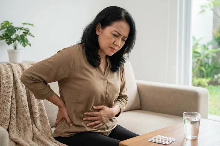 Perut dan Pinggang Sakit? Pahami Penyebab dan Solusinya
