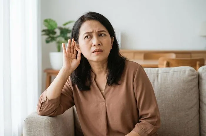 Telinga Budeg Sebelah? Kenali Penyebab dan Solusinya