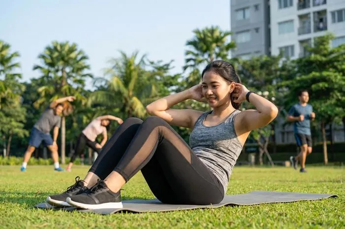 Sit Ups: Cara Ampuh Kencangkan Perut Bikin Auto Rata