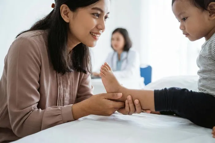Kaki Kecil Normal Atau Penyakit? Cari Tahu Yuk!