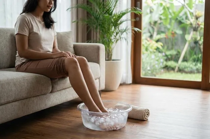 Kaki Lelah? Merendam Kaki Air Es Solusi Segar dan Cepat Pulih