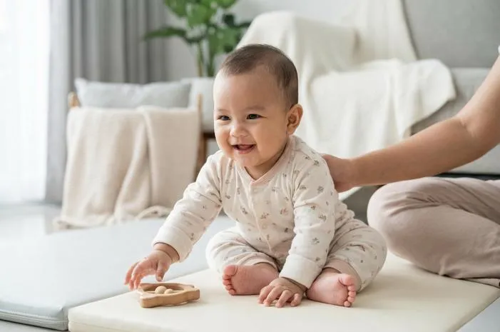 Ciri-Ciri Bayi 6 Bulan yang Sehat: Moms Wajib Tahu!