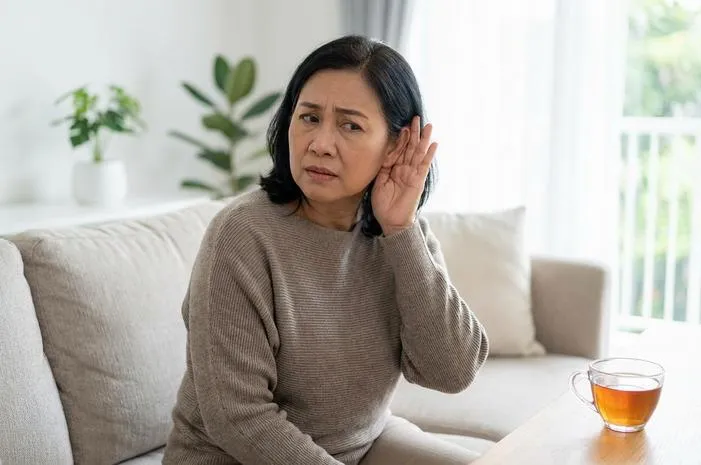 Kenapa Telinga Kiri Sakit? Kenali 7 Penyebab Utamanya!