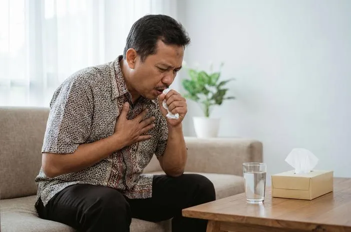 Dada Sakit Saat Batuk Berdahak? Jangan Panik, Kenali Ini!
