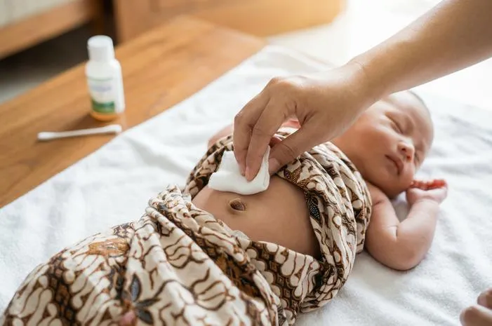 Cara Mudah Perawatan Tali Pusat Bayi Cepat Puput