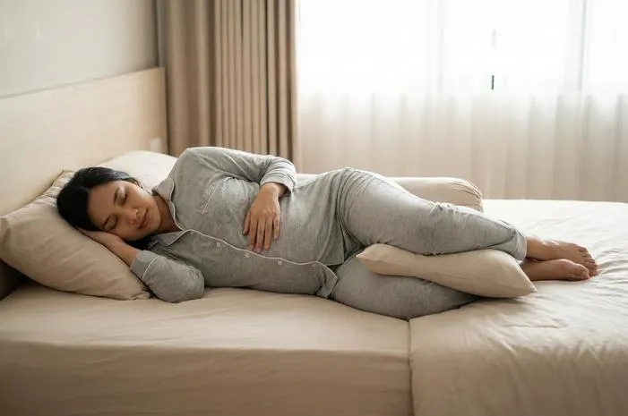 Posisi Tidur yang Baik Ibu Hamil Trimester 1: Nyaman!