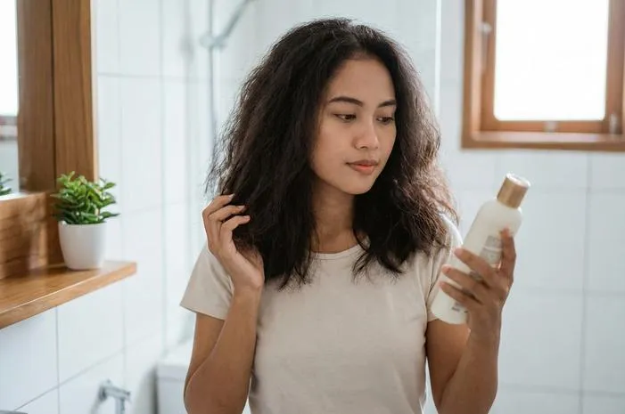 Rekomendasi Shampoo Rambut Kering, Auto Lembut