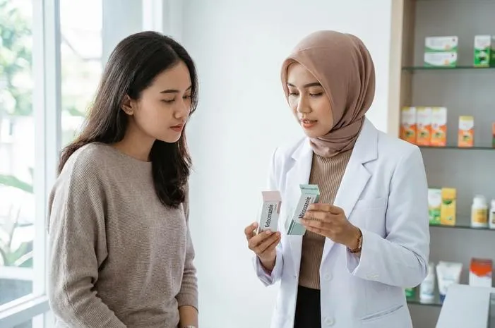 Ketoconazole vs Miconazole: Mana Lebih Ampuh Basmi Jamur?