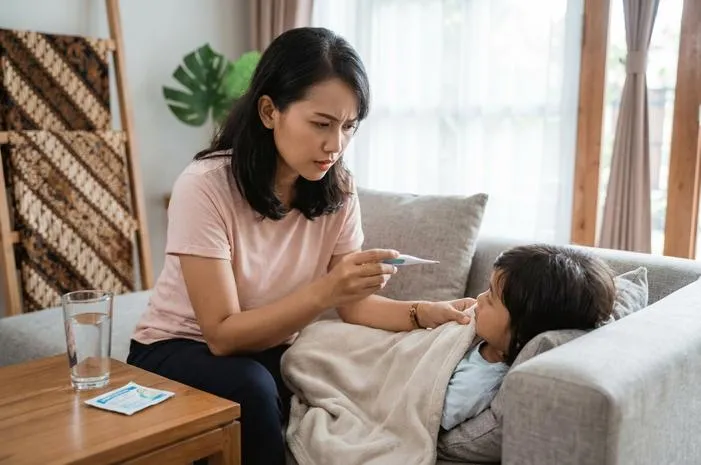 Diare Demam: Atasi di Rumah, Kenali Tanda Bahayanya