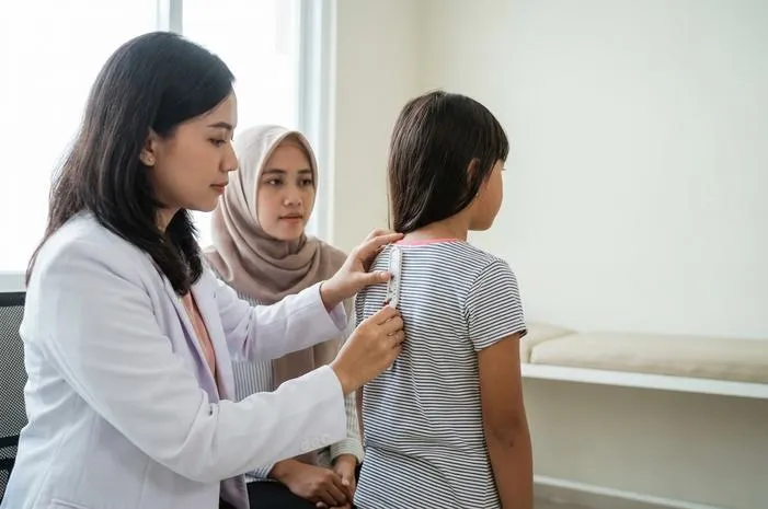 Skoliosis pada Anak: Kenali Gejala dan Cara Mengatasinya
