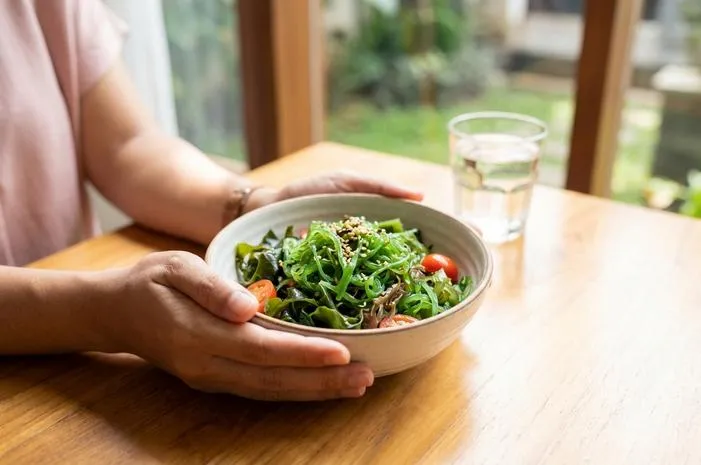 Daun Ganggang: Kaya Gizi, Sehatkan Tubuh, Percantik Rumah