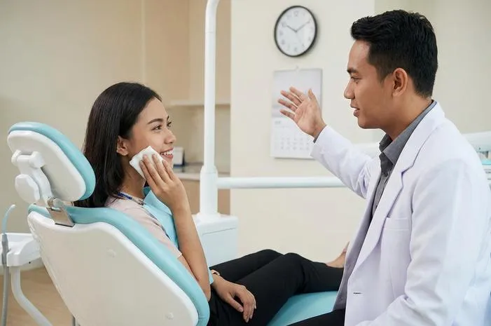 Berapa Lama Darah Berhenti Setelah Cabut Gigi? Ini Normalnya