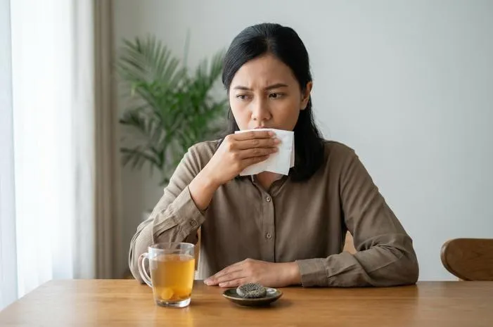 Dahak Menggumpal Daging? Kenali Bahaya dan Solusi Cepat