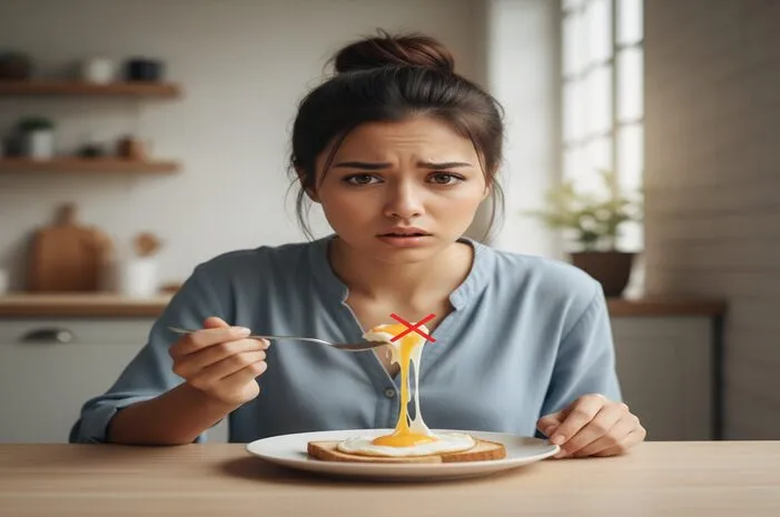 Bahaya Telur Setengah Matang, Kok Bisa Bikin Sakit?
