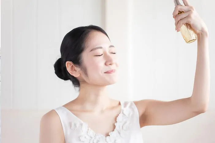 Jangan Salah! Bedanya Face Mist dan Setting Spray