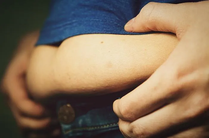 Wanita Lajang Perut Buncit? Ini Lho Penyebabnya!