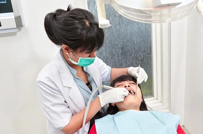 Sakit Gigi: Berapa Kali Kumur Air Garam yang Tepat?