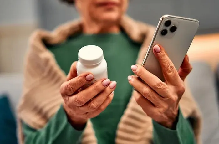 Beli Obat Semudah Kirim Chat, Halodoc Kini Hadir di WhatsApp!